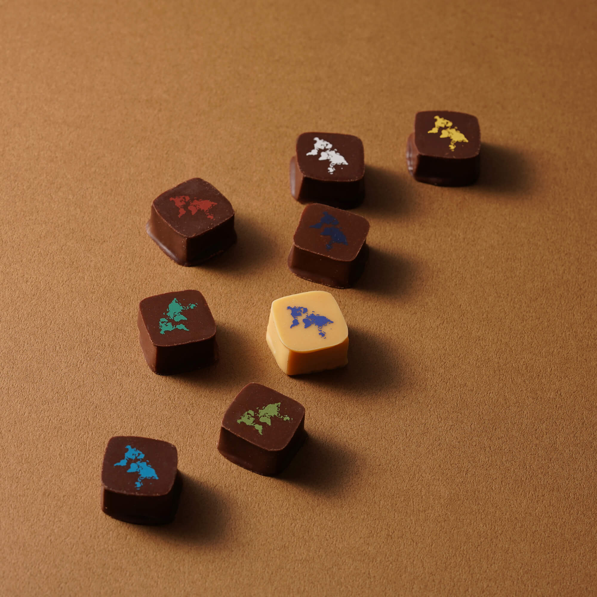 ボンボンショコラ/ガーナ（49粒入り） – Minimal Wholesale- Bean to